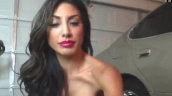 Stunning latina fingering and smoking on webcam