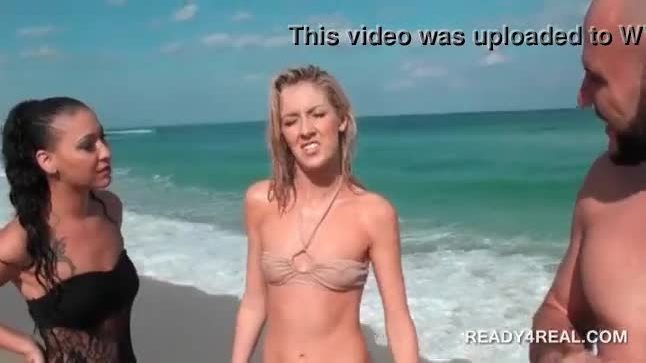 Sexy girl in bikini gets paid for sex xxx